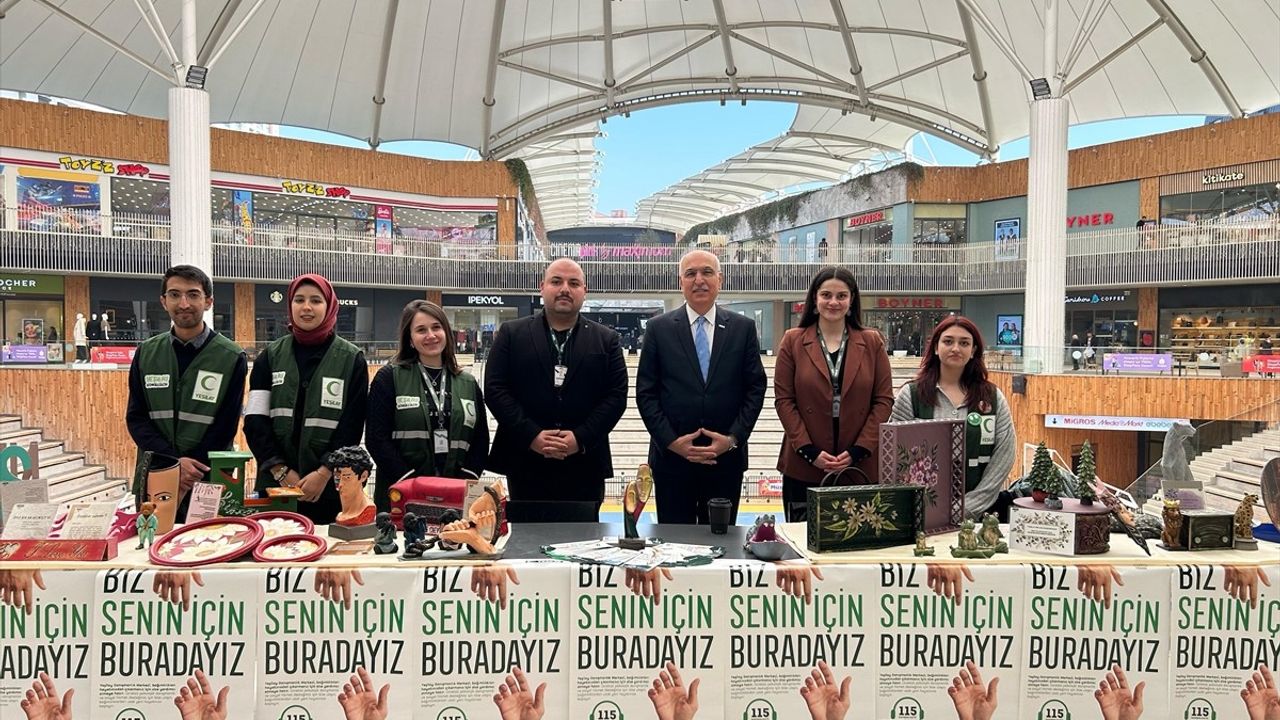 Yeşilay Balıkesir Şubesi'nden Farkındalık İçin Stand Açılışı