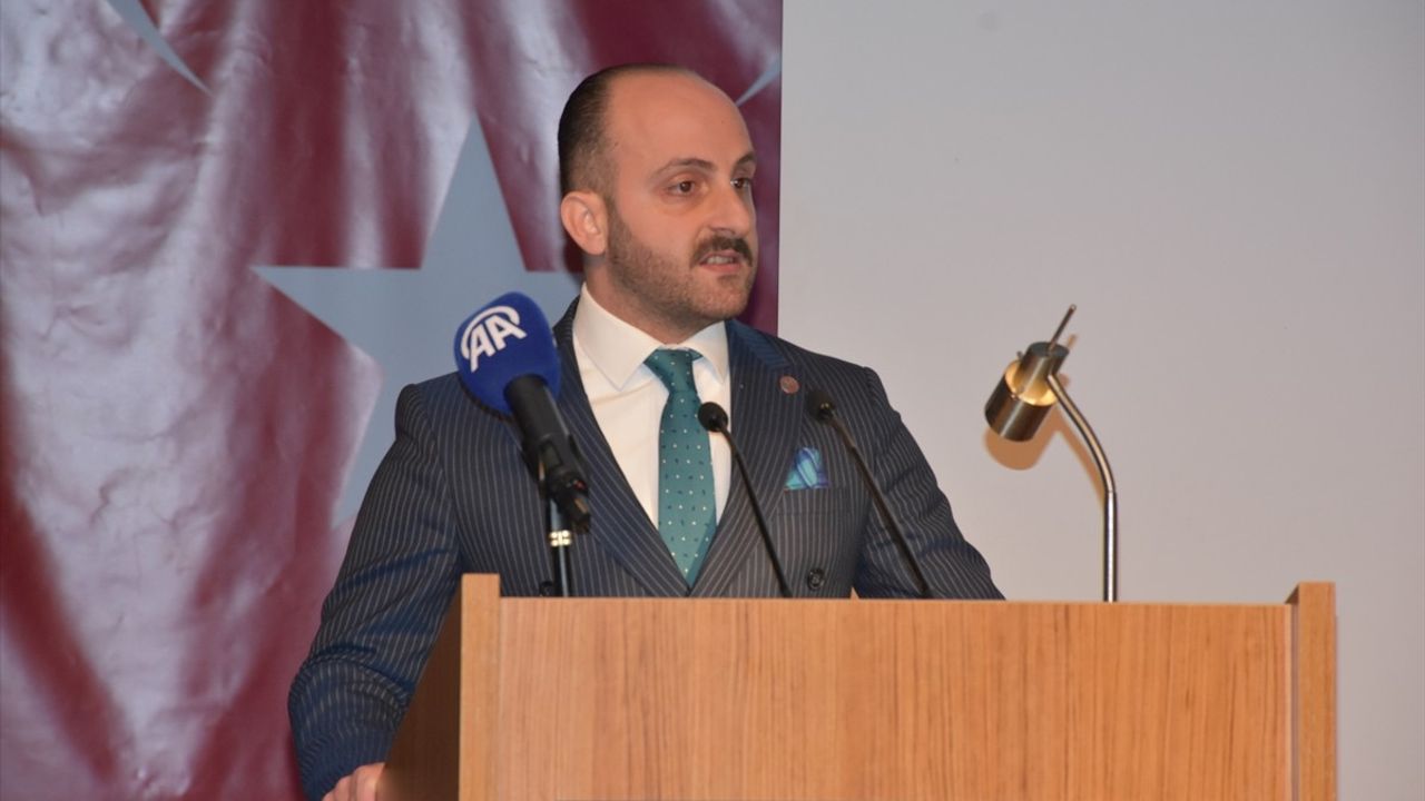 Yeşilay Genel Başkanı Dinç, Türkiye'de Bağımlılıkla Mücadeleyi Değerlendirdi