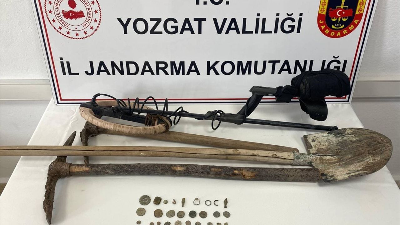 Yozgat'ta İzinsiz Kazı Yaparken Yakalandılar