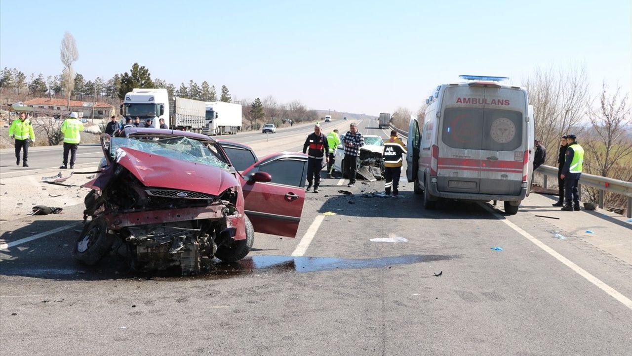 Yozgat'ta Trafik Kazası: 5 Yaralı