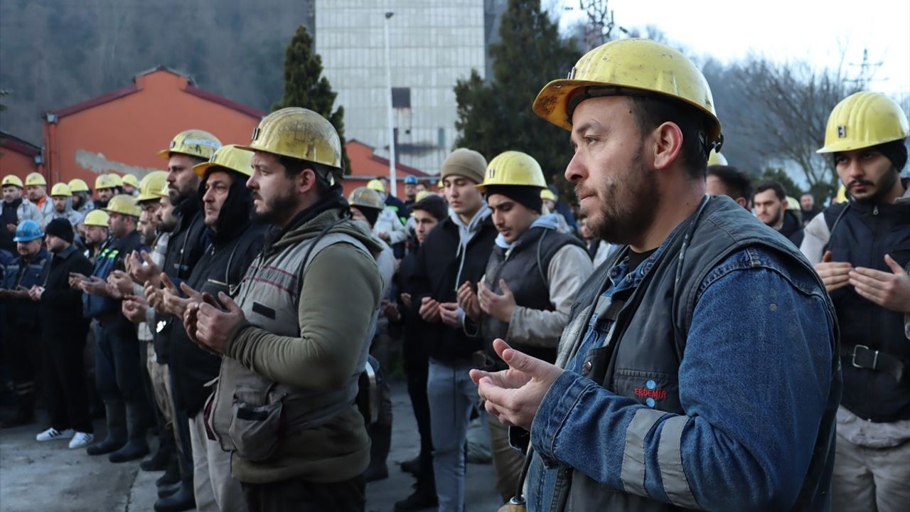 Zonguldak'ta Grizu Faciasında Hayatını Kaybedenler Anıldı