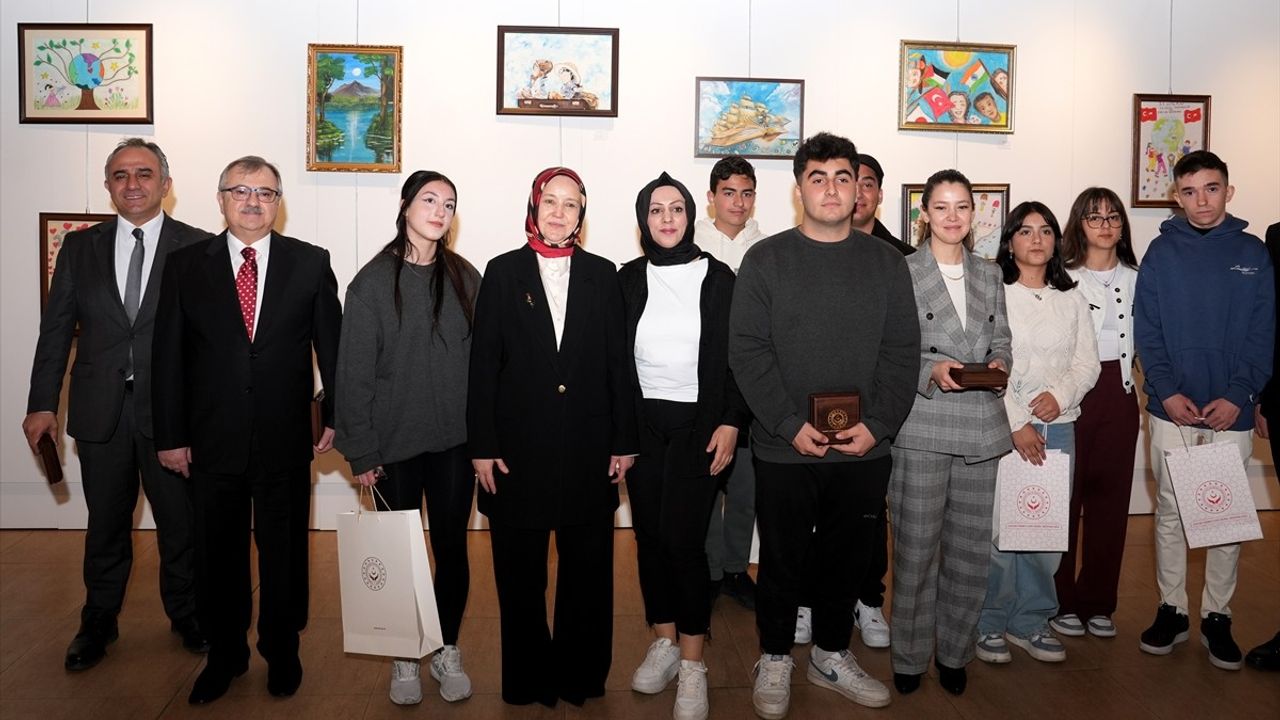23 Nisan'da Özel Sergi: 'Benim Renklerim'