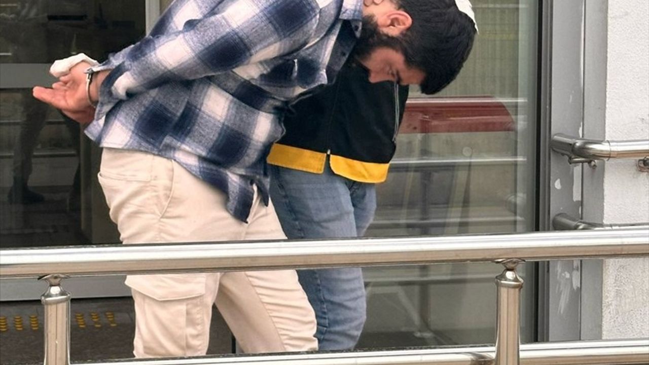 Adana'da Ağabeyini Bıçaklayan Zanlı Tutuklandı