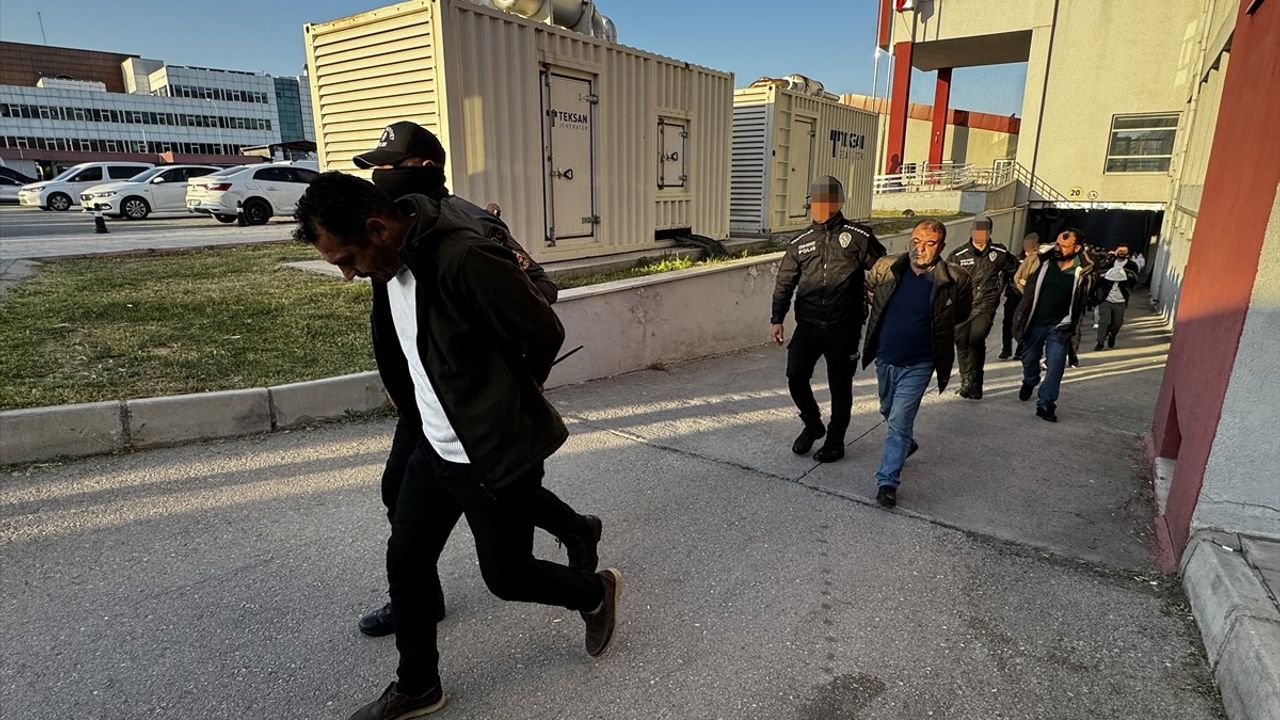Adana'da Büyük Suç Örgütü Operasyonu: 109 Zanlı Gözaltında