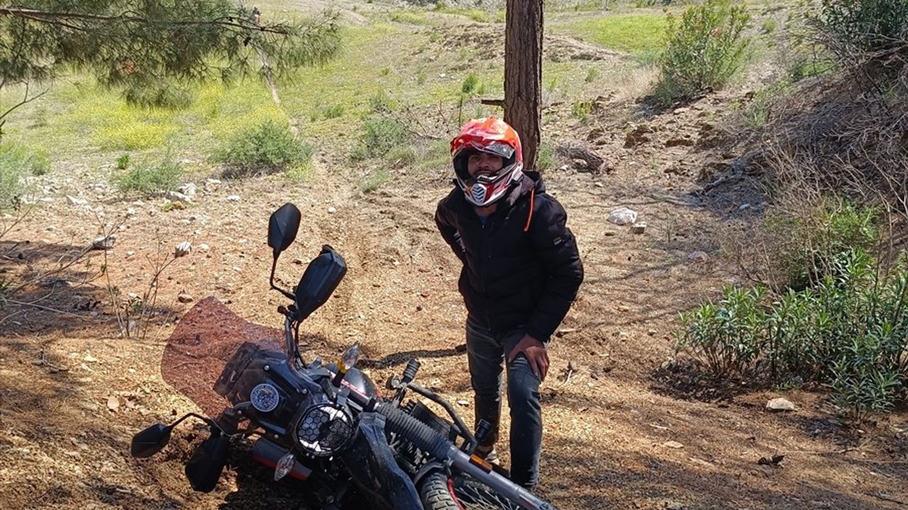 Adana'da Motokros Tutkunları Buluştu