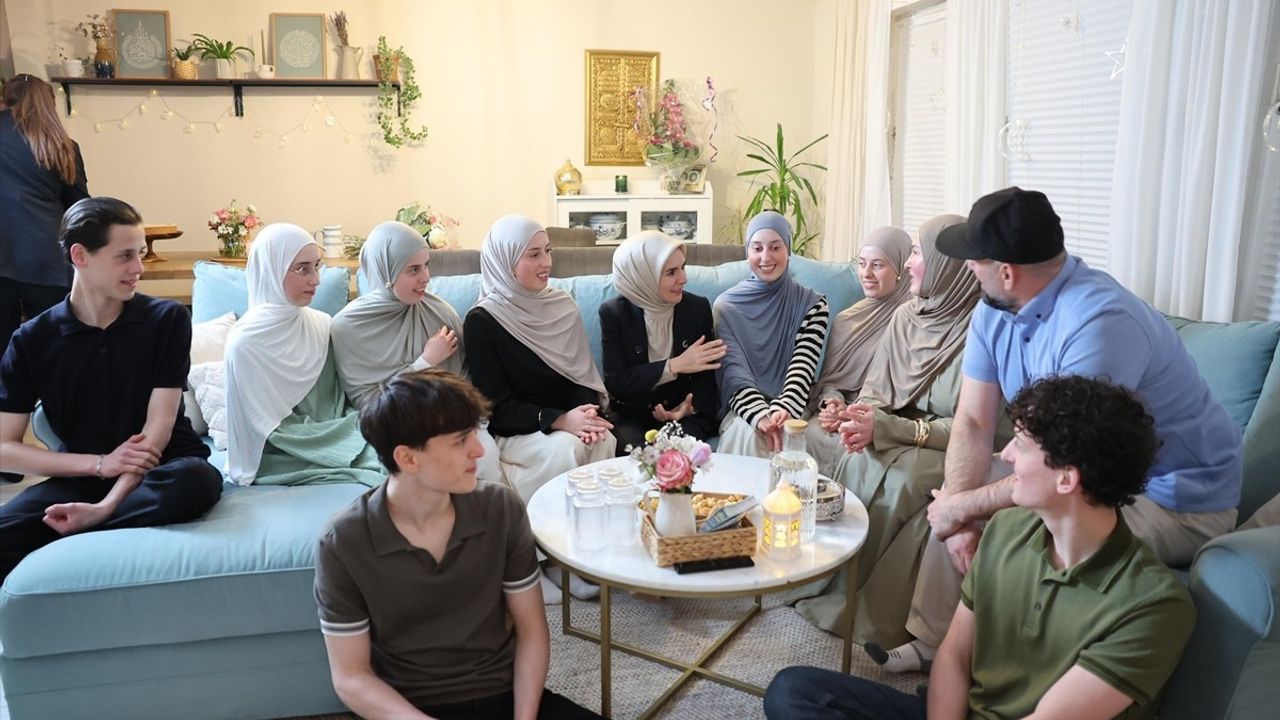 Aile ve Sosyal Hizmetler Bakanı Göktaş, Berlin'deki Altız Kardeşleri Ziyaret Etti