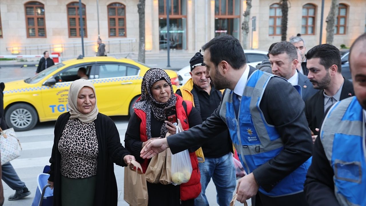 AK Parti İstanbul İl Başkanlığı 200 Bin Aileyi Ziyaret Etti