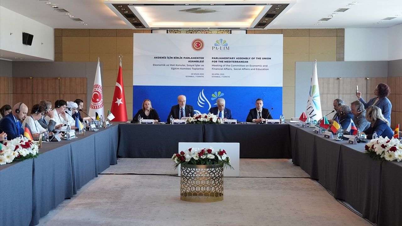 Akdeniz'de Göçün Ekonomik ve Sosyal Etkileri Ele Alındı