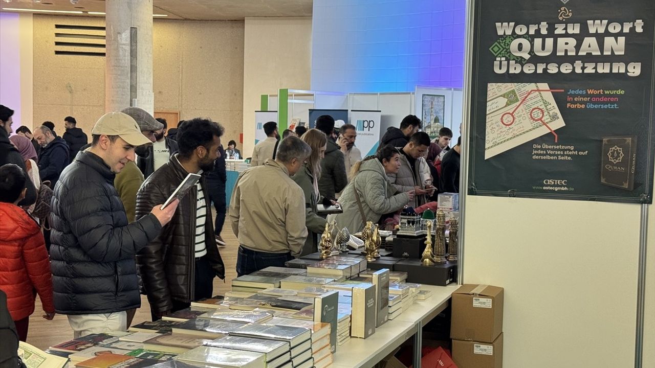 Almanya'da 3. Kitap ve Kültür Fuarı Açıldı