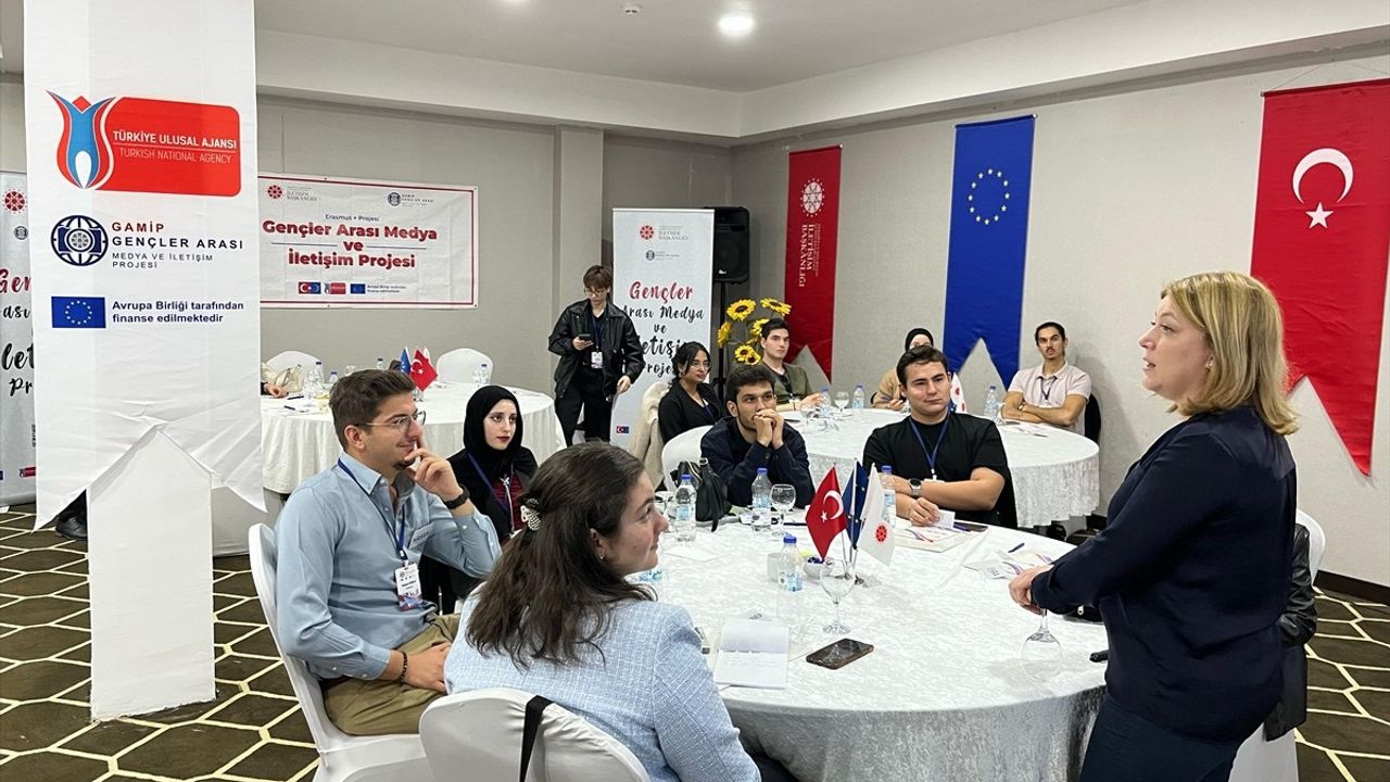 Antalya'da Gençler Arası Medya ve İletişim Projesi Çalıştayı Düzenlendi