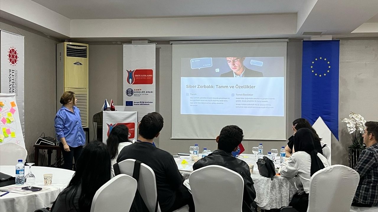 Antalya'da Gençler Arası Medya ve İletişim Projesi Çalıştayı Tamamlandı