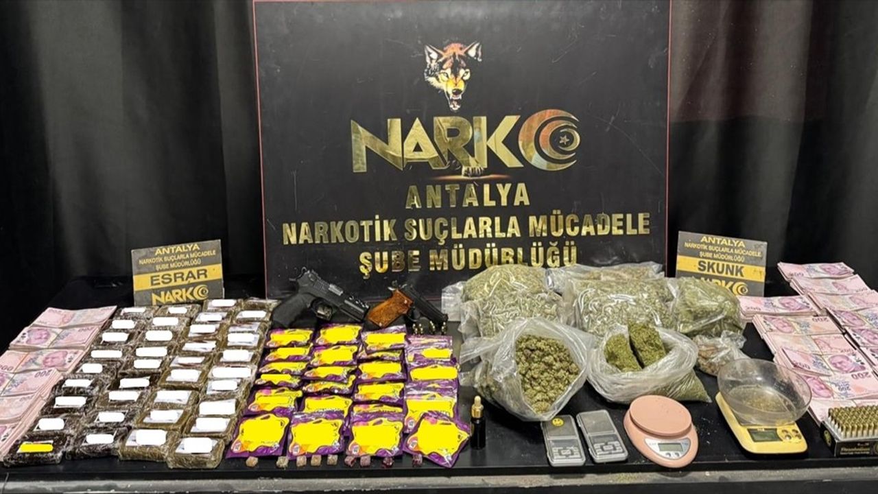 Antalya'da Uyuşturucu Ticaretine Operasyon: 20 Tutuklama