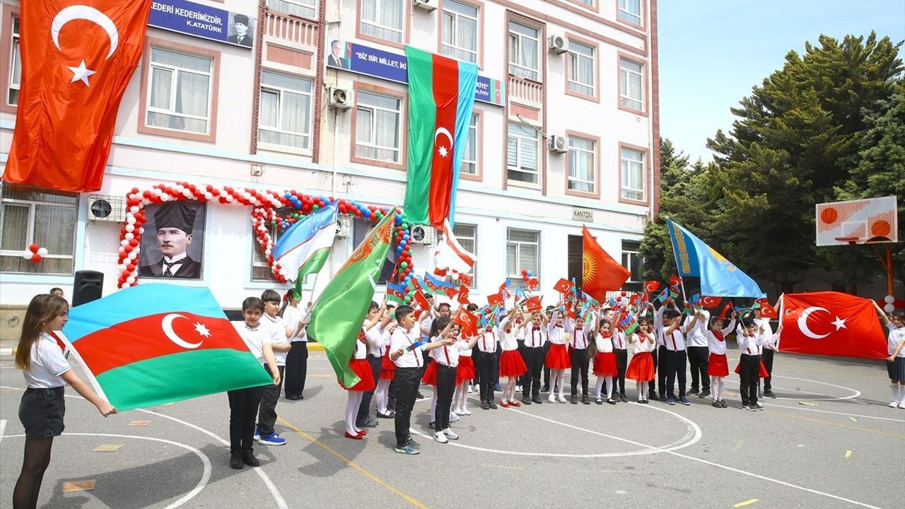 Azerbaycan'da 23 Nisan Ulusal Egemenlik ve Çocuk Bayramı Coşkuyla Kutlandı