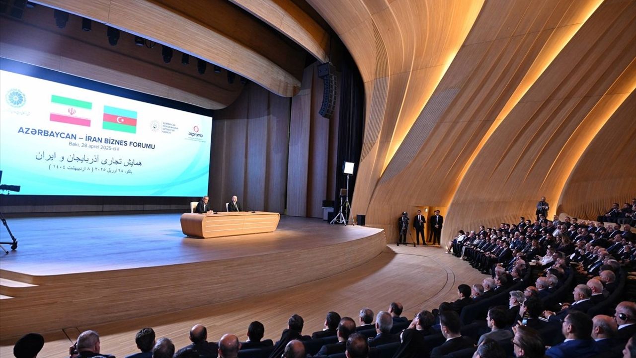 Azerbaycan-İran İş Forumu Bakü'de Gerçekleşti