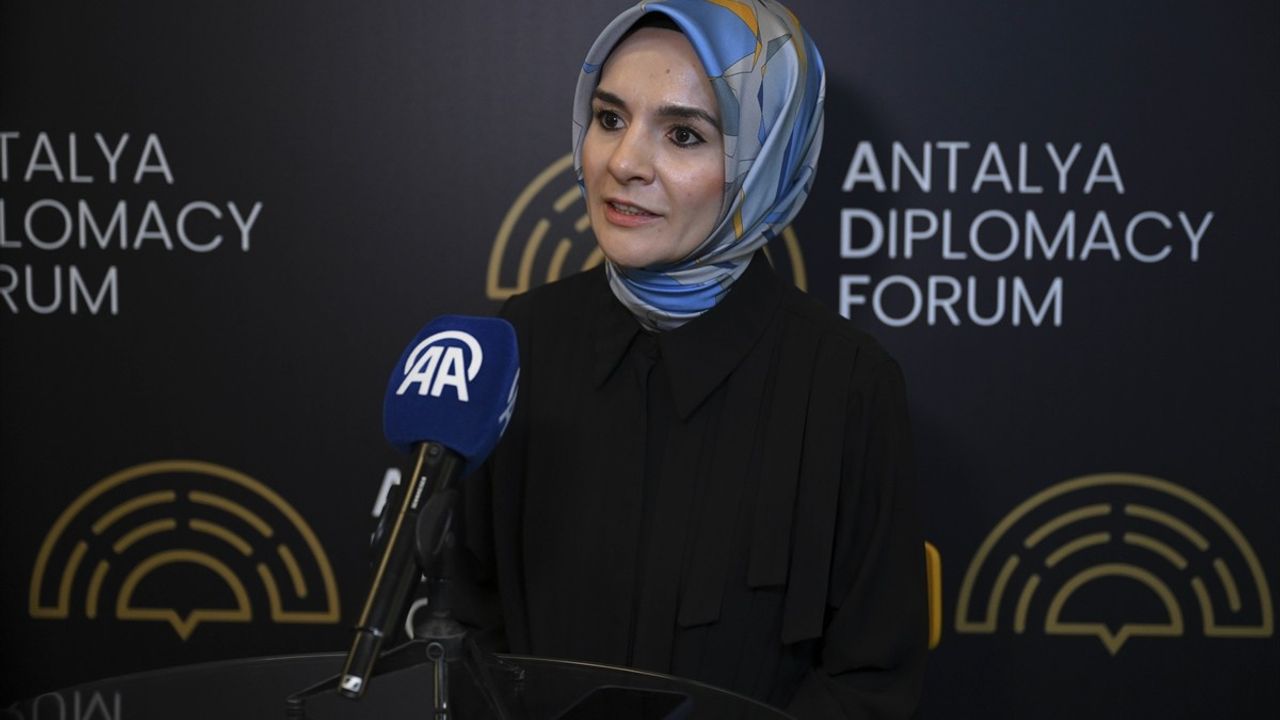 Bakan Göktaş, Antalya Diplomasi Forumunda Sosyal Politikalardaki Tecrübeleri Paylaştı