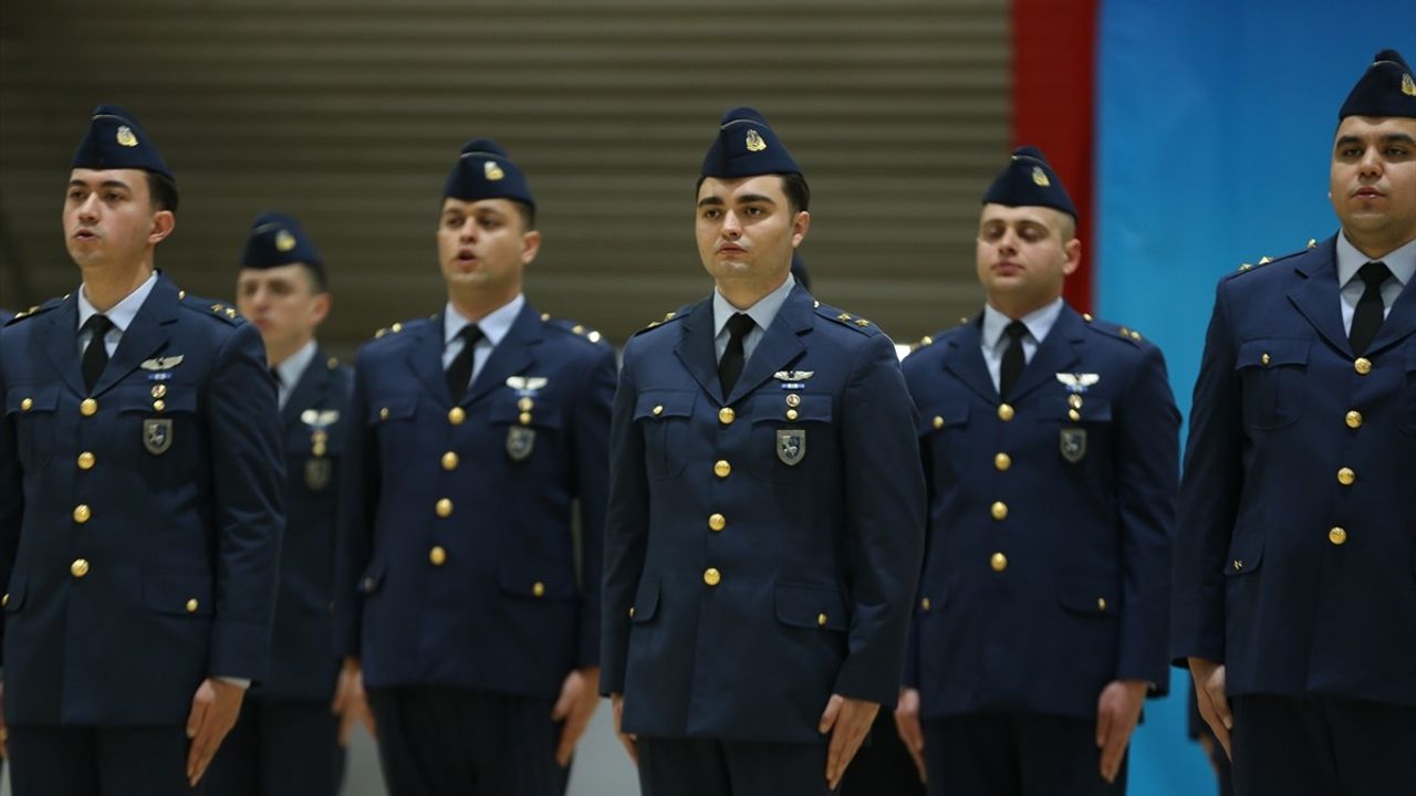Balıkesir'de F-16 Pilotlarının Mezuniyet Töreni