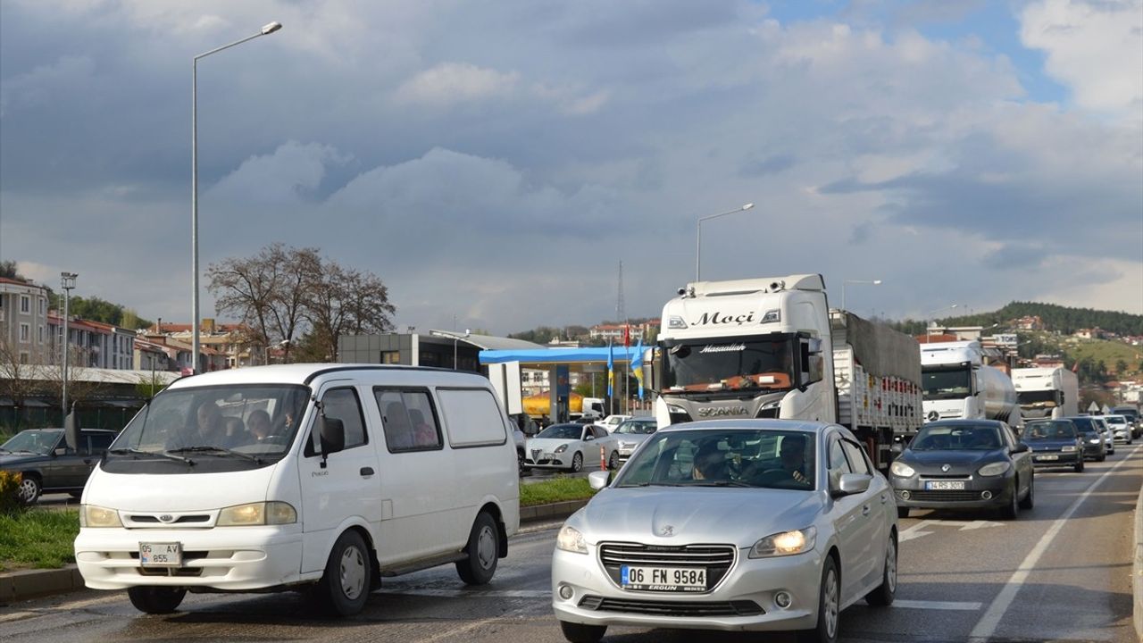 Bayram Dönüşü Yolculuğu: Samsun-Ankara Kara Yolunda Yoğunluk