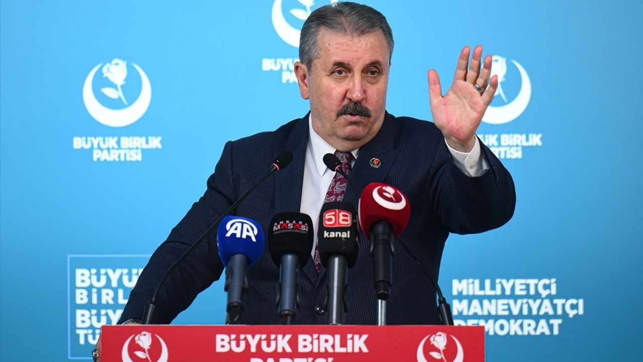 BBP Genel Başkanı Destici'den Cunta İfadelerine Tepki