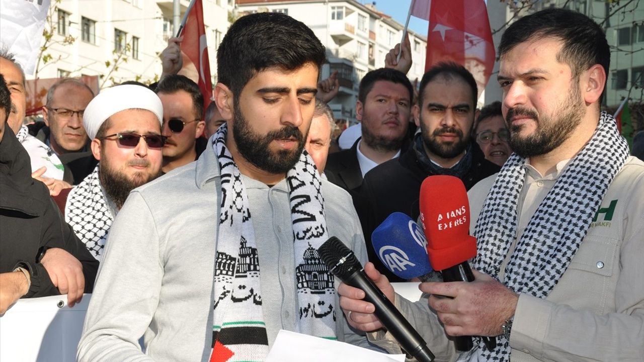 BBP Genel Başkanı Destici, Gazze'ye Destek İçin Yürüyüşe Katıldı