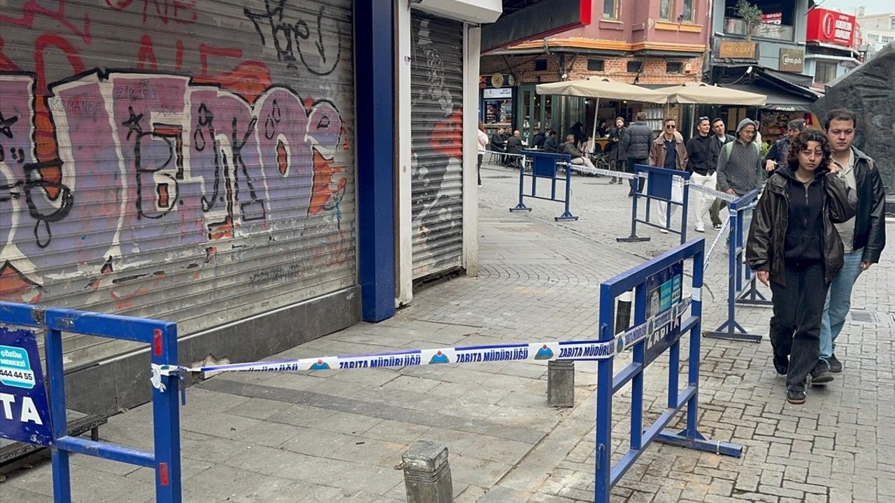 Beşiktaş'ta Deprem Sonrası Bina Tahliyesi