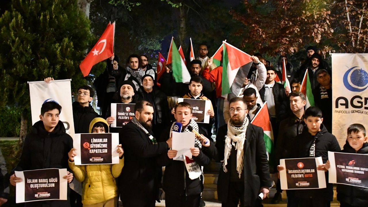 Bilecik'te Gazze Protestosu: İnsanlık İçin Harekete Geçme Çağrısı