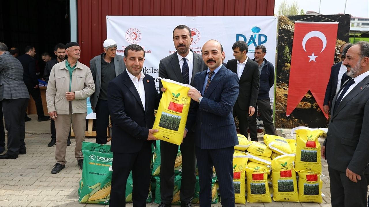 Bingöl'de Çiftçilere Hibeli Tohum Dağıtımı