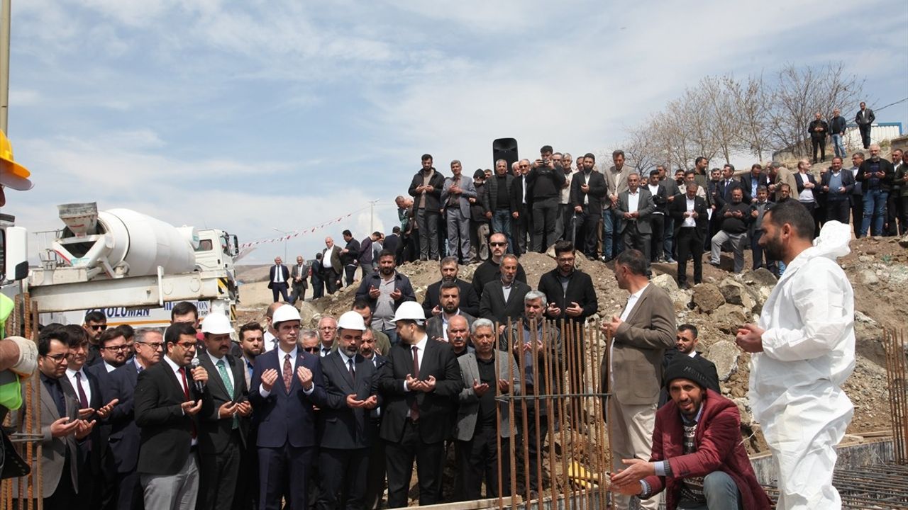 Bitlis'te Su Sporları Merkezi Temel Atma Töreni