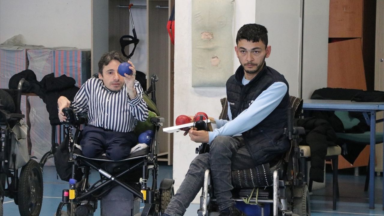 Boccia ile Sosyalleşen Özel Sporcular Türkiye Şampiyonluğu İçin Hazırlanıyor