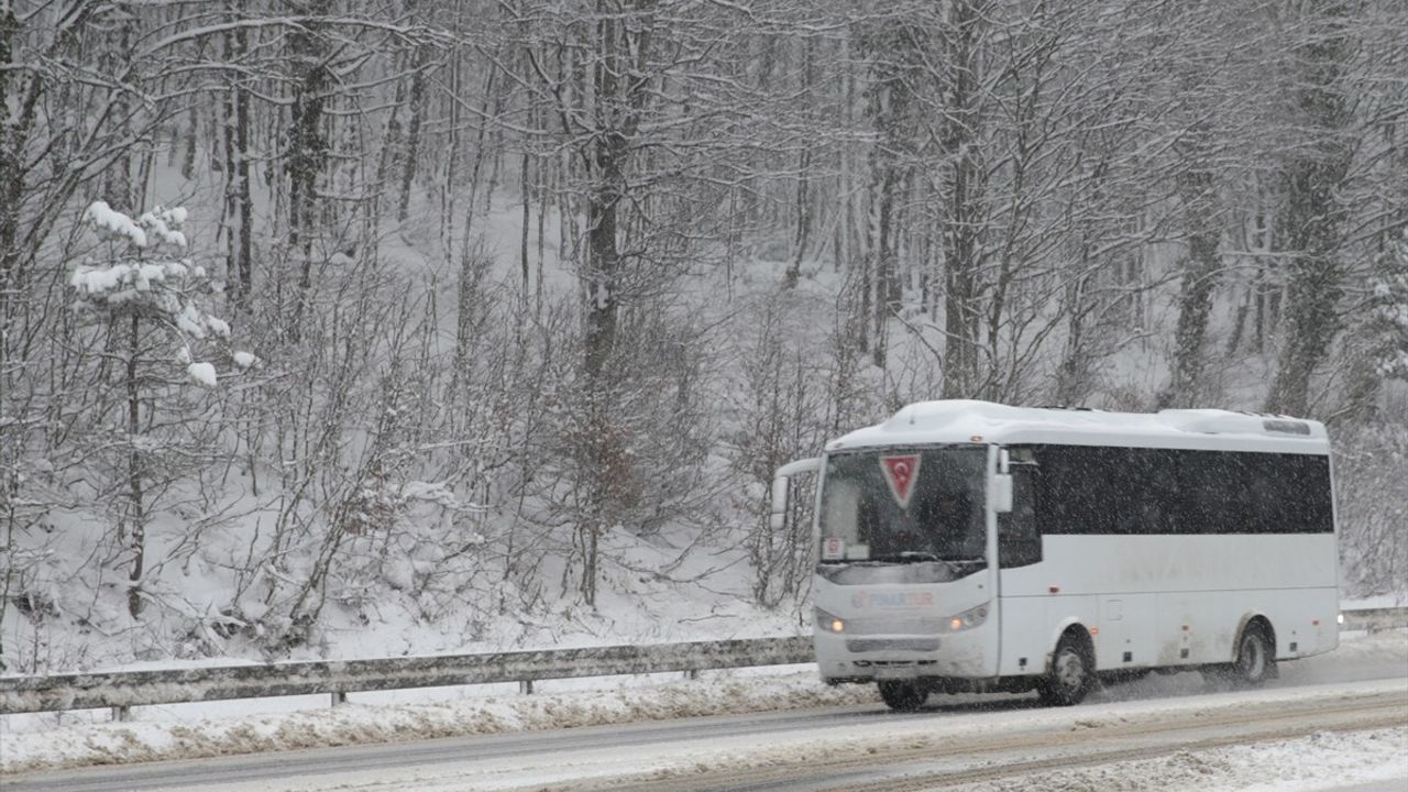 Bolu Dağı'nda Kar Yağışı Etkisini Gösteriyor