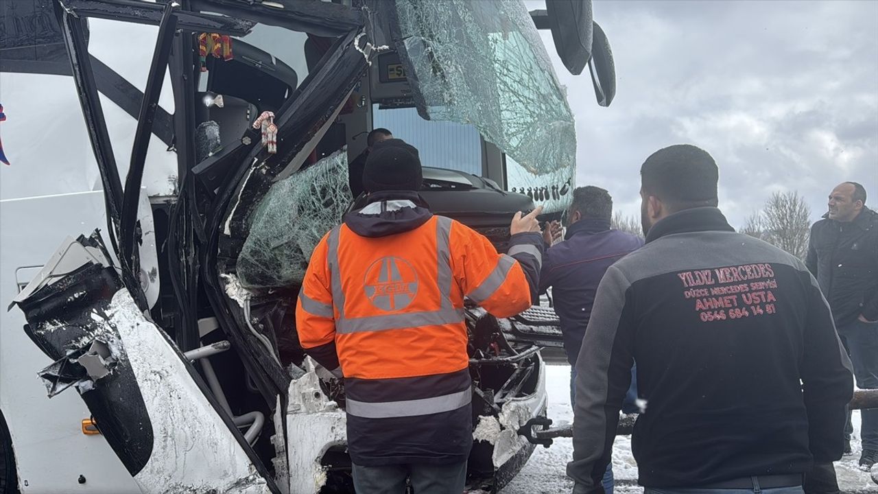 Bolu Dağı'nda Zincirleme Kaza: Anadolu Otoyolu Ulaşıma Kapandı