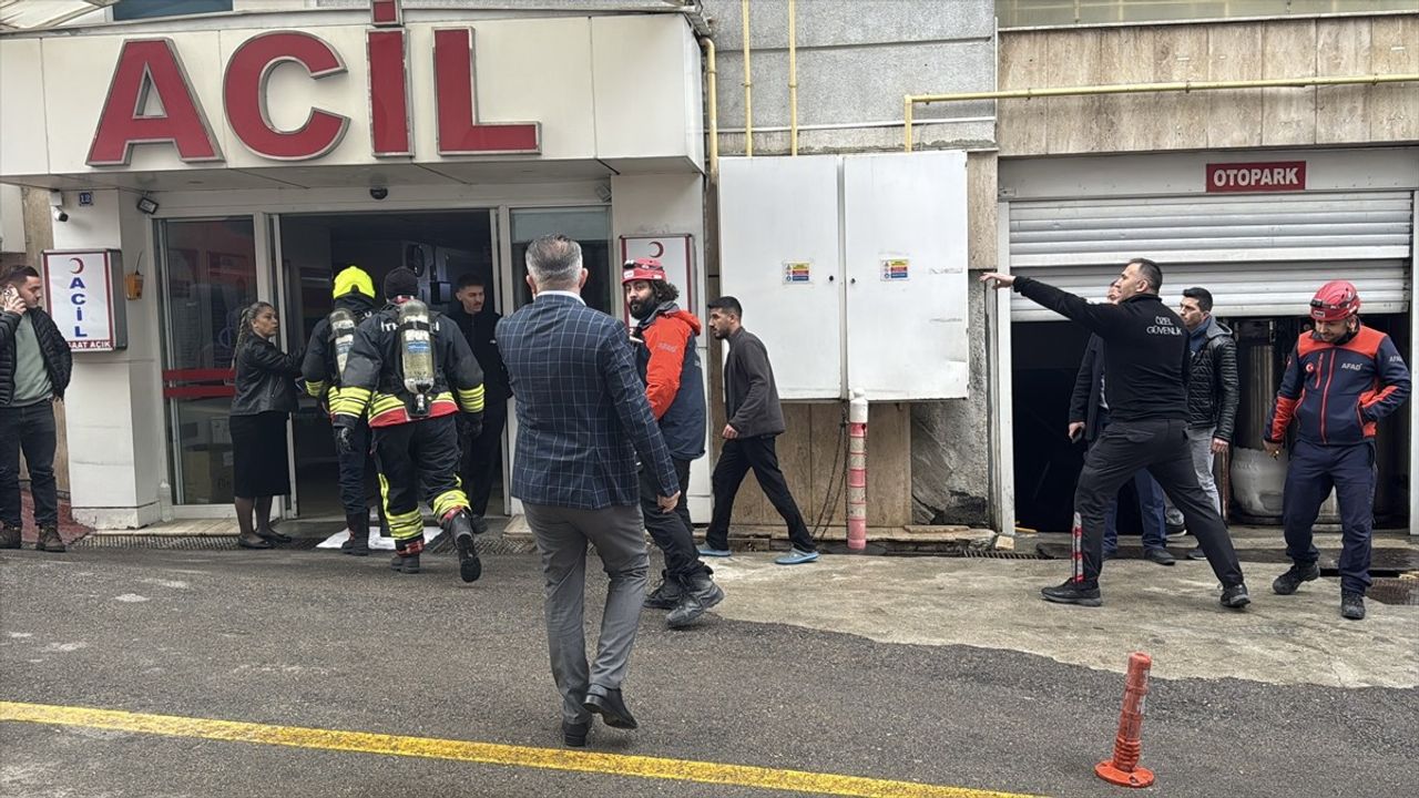 Bolu'daki Özel Hastanede Patlama: Yangın Korkuttu
