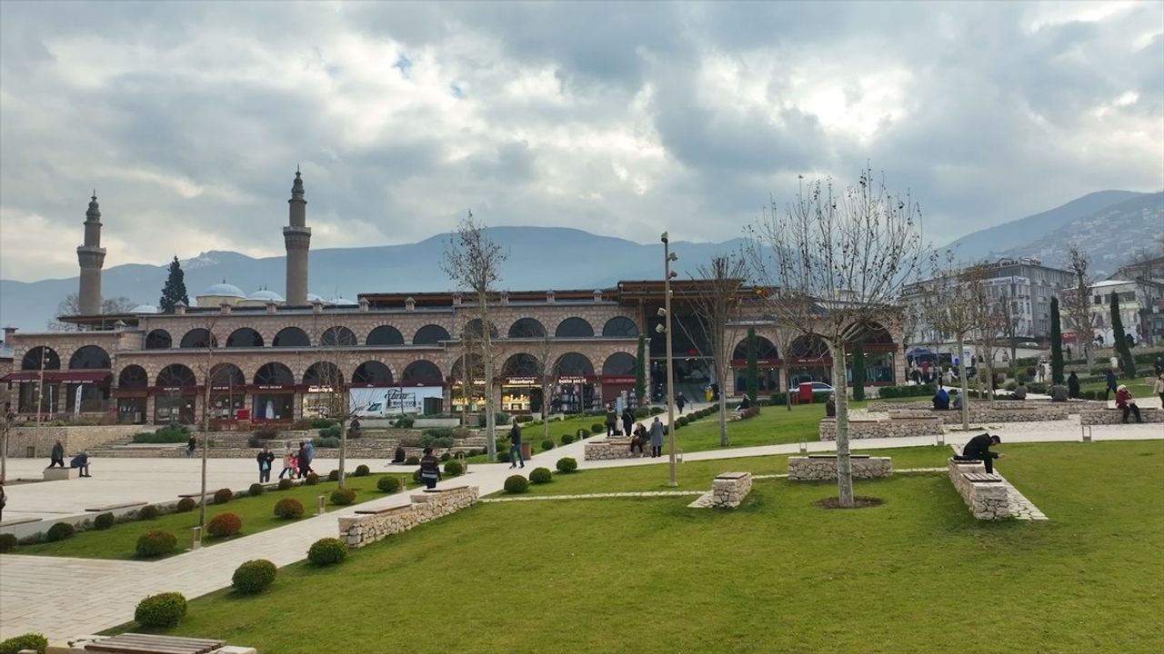 Bursa Tarihi Hanlar Bölgesi Yeniden Hayat Buldu