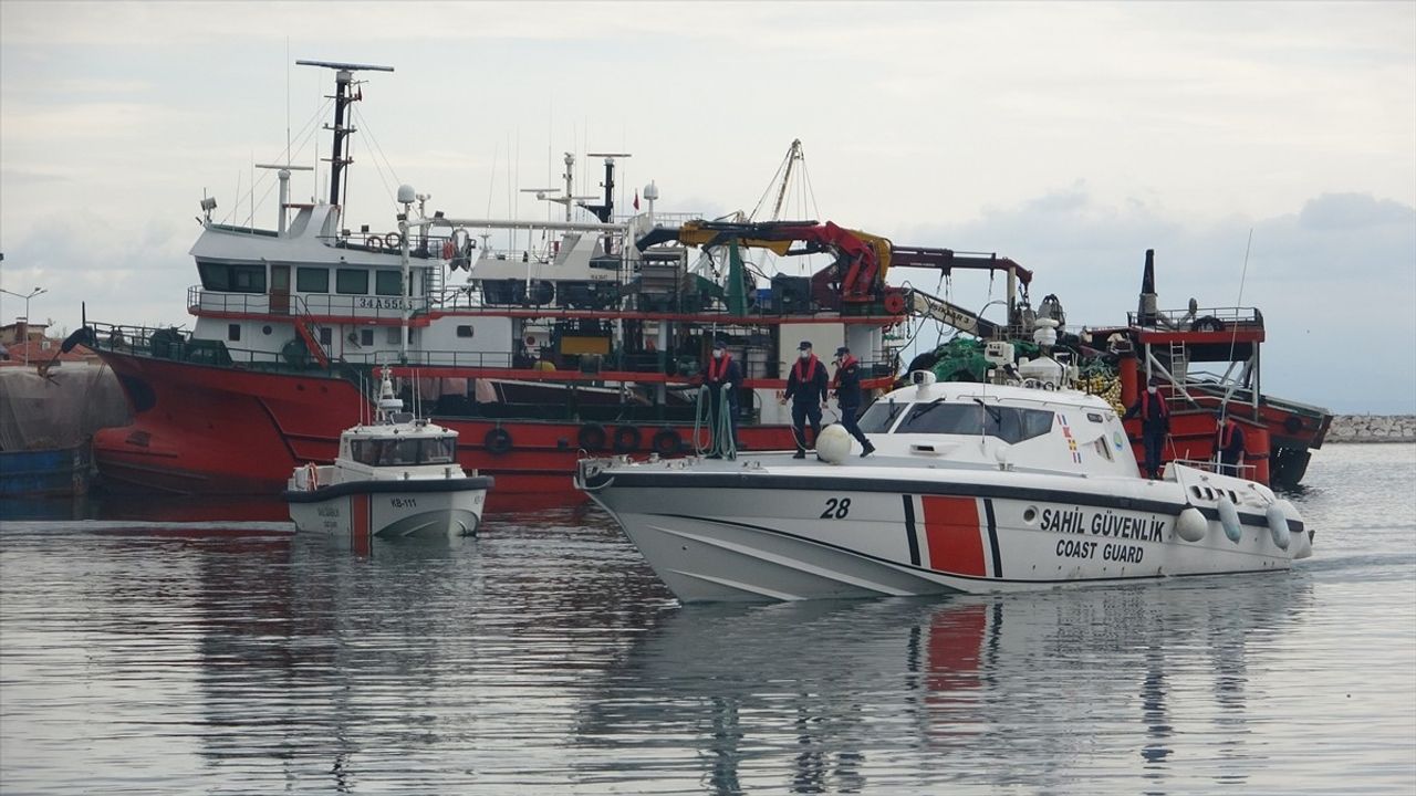 Çanakkale'de Düzensiz Göçmen Botu Faciası: 9 Ölü, 25 Kurtarıldı