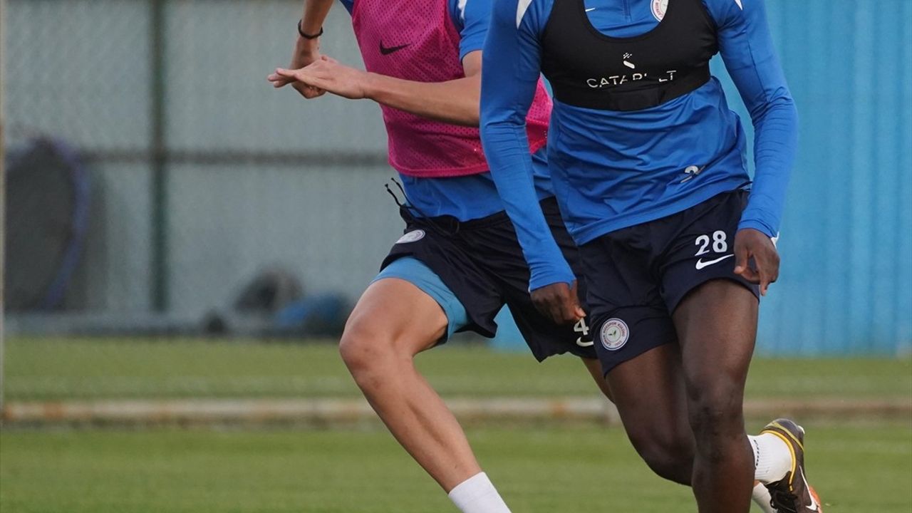 Çaykur Rizespor Trabzonspor Maçına Hazırlanıyor