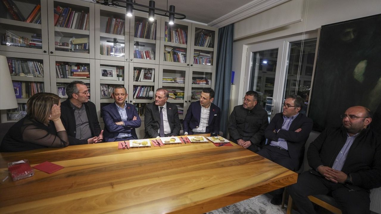 CHP Genel Başkanı Özgür Özel'den Mahir Polat'a Ziyaret