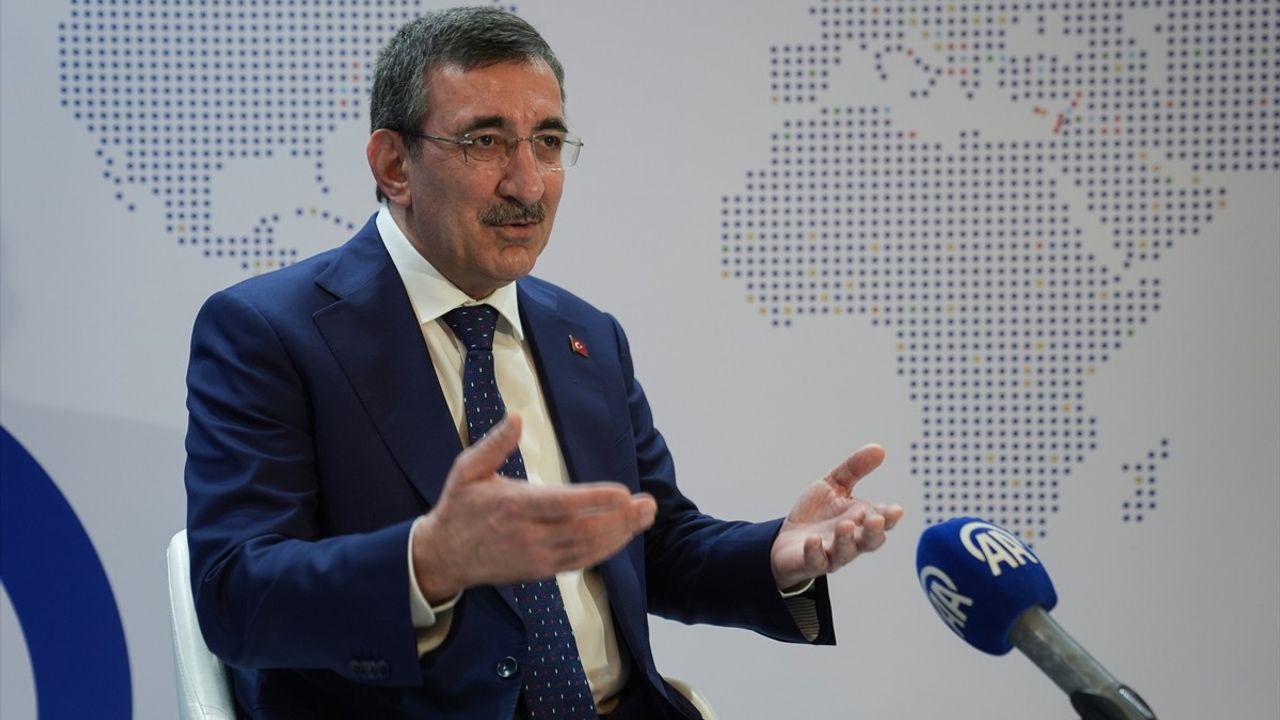 Cumhurbaşkanı Yardımcısı Yılmaz'dan Ekonomik Belirsizlik Açıklaması