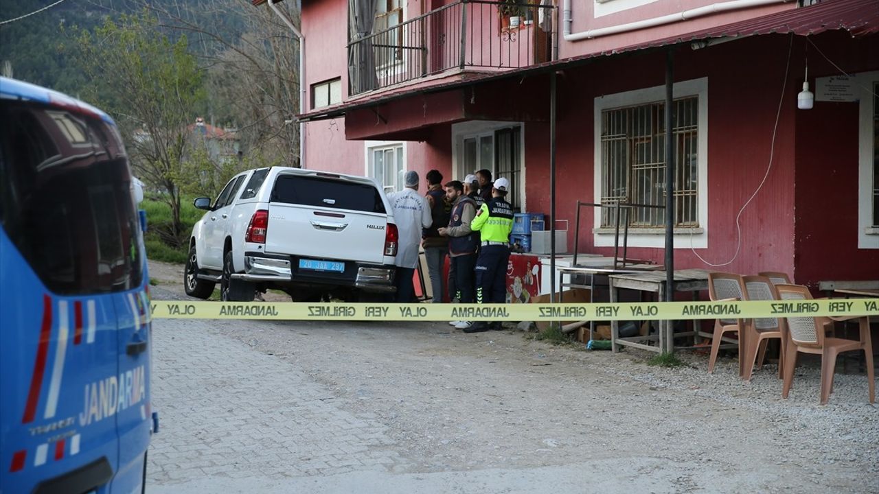 Denizli'de Kardeş ve Yenge Tüfekle Öldürüldü
