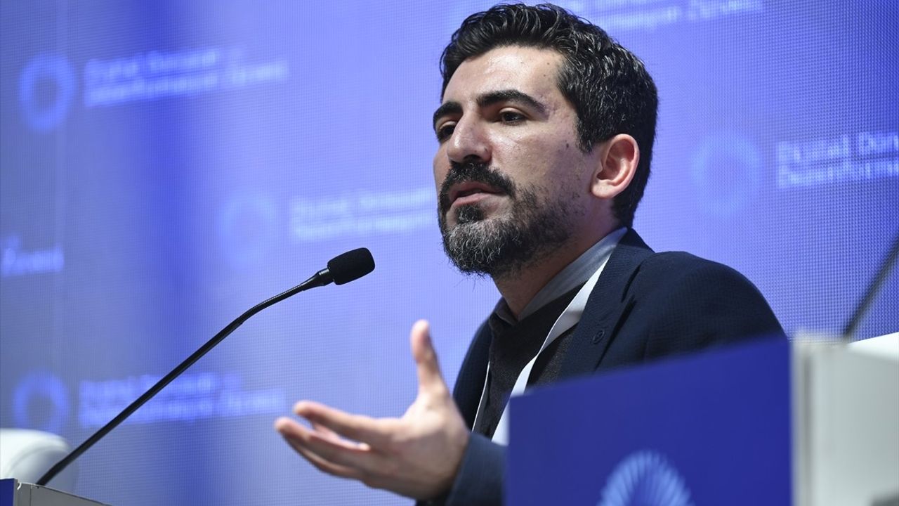 Dijital Dönüşüm ve Dezenformasyon Zirvesi İstanbul'da Tamamlandı