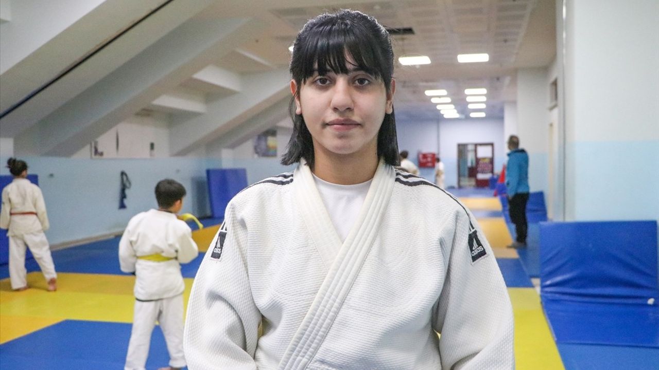 Diyarbakırlı Kuraş Sporcusu Hilal Göktekin'in Hedefi: Avrupa Şampiyonu Olmak