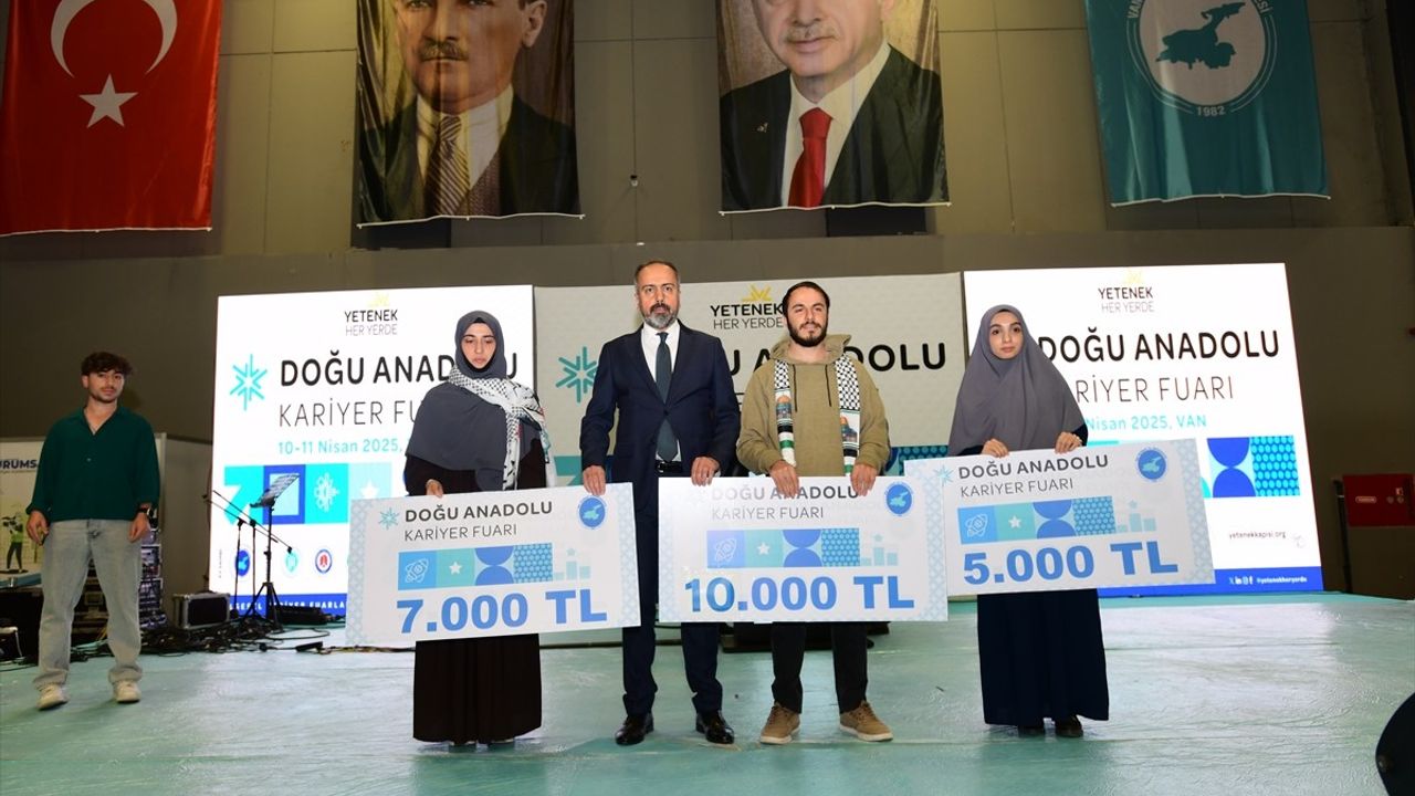 Doğu Anadolu Kariyer Fuarı'nın Başarıyla Tamamlanması