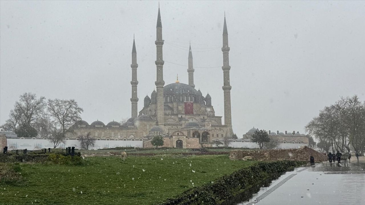 Edirne'de Kar Yağışı Başladı