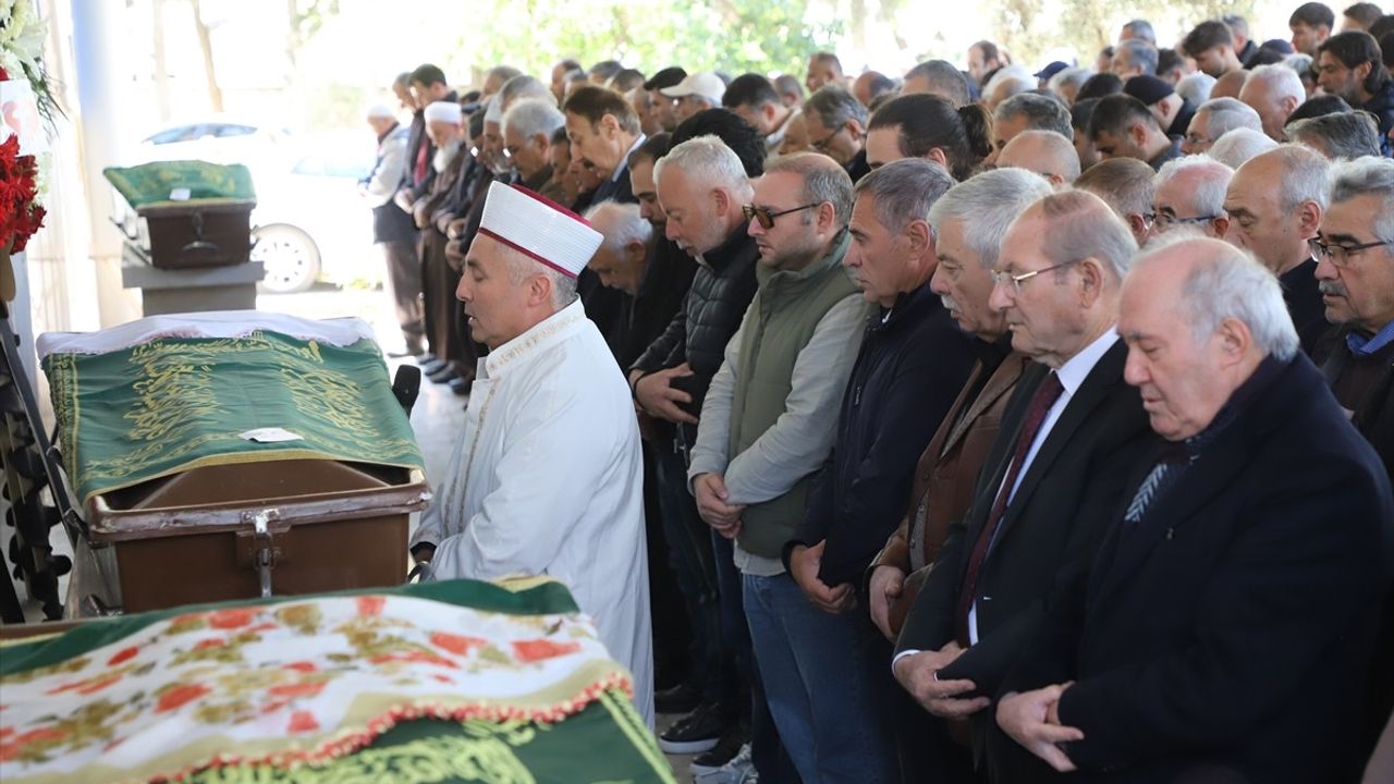 Ersun Yanal'ın Annnesi Bahriye Yanal Hayatını Kaybetti