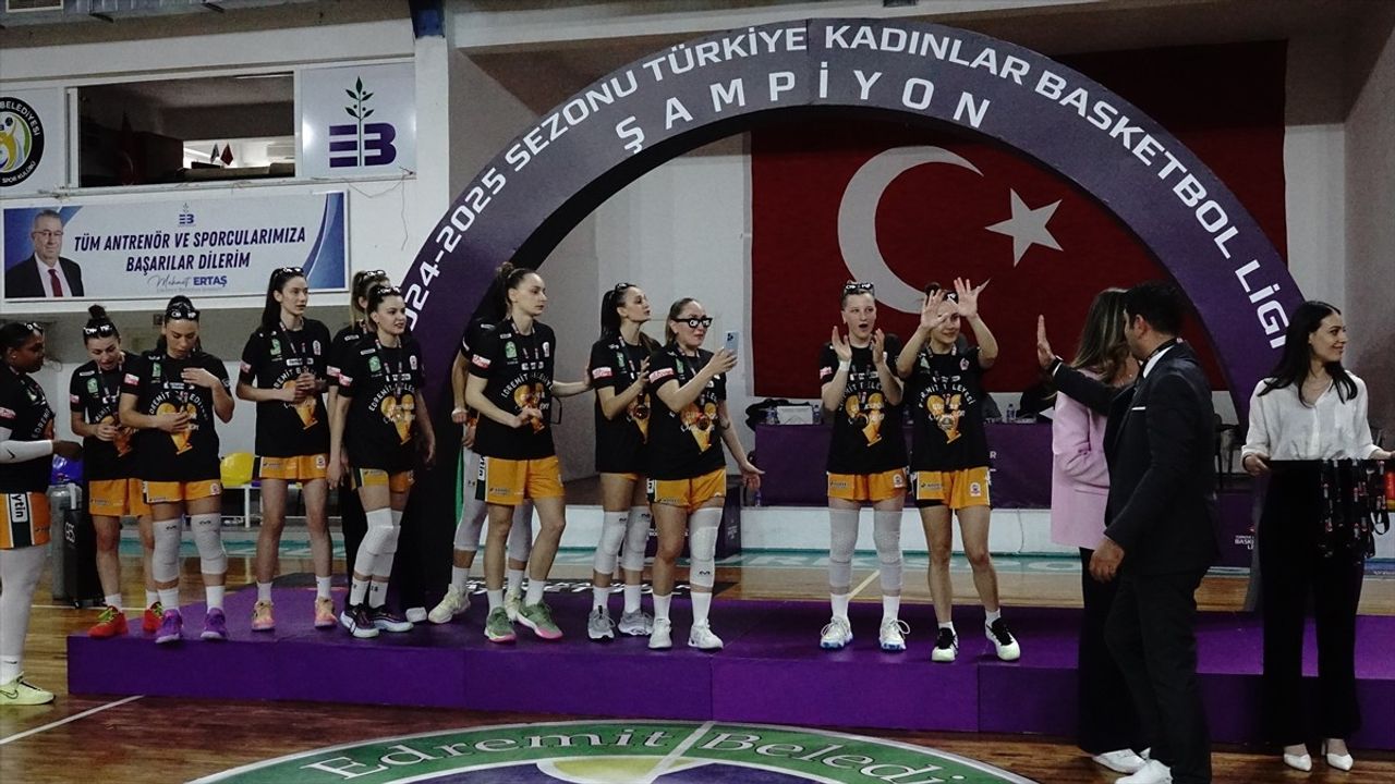 Ferhatoğlu Edremit Belediyesi Gürespor Şampiyonluk Kupasını Kazandı