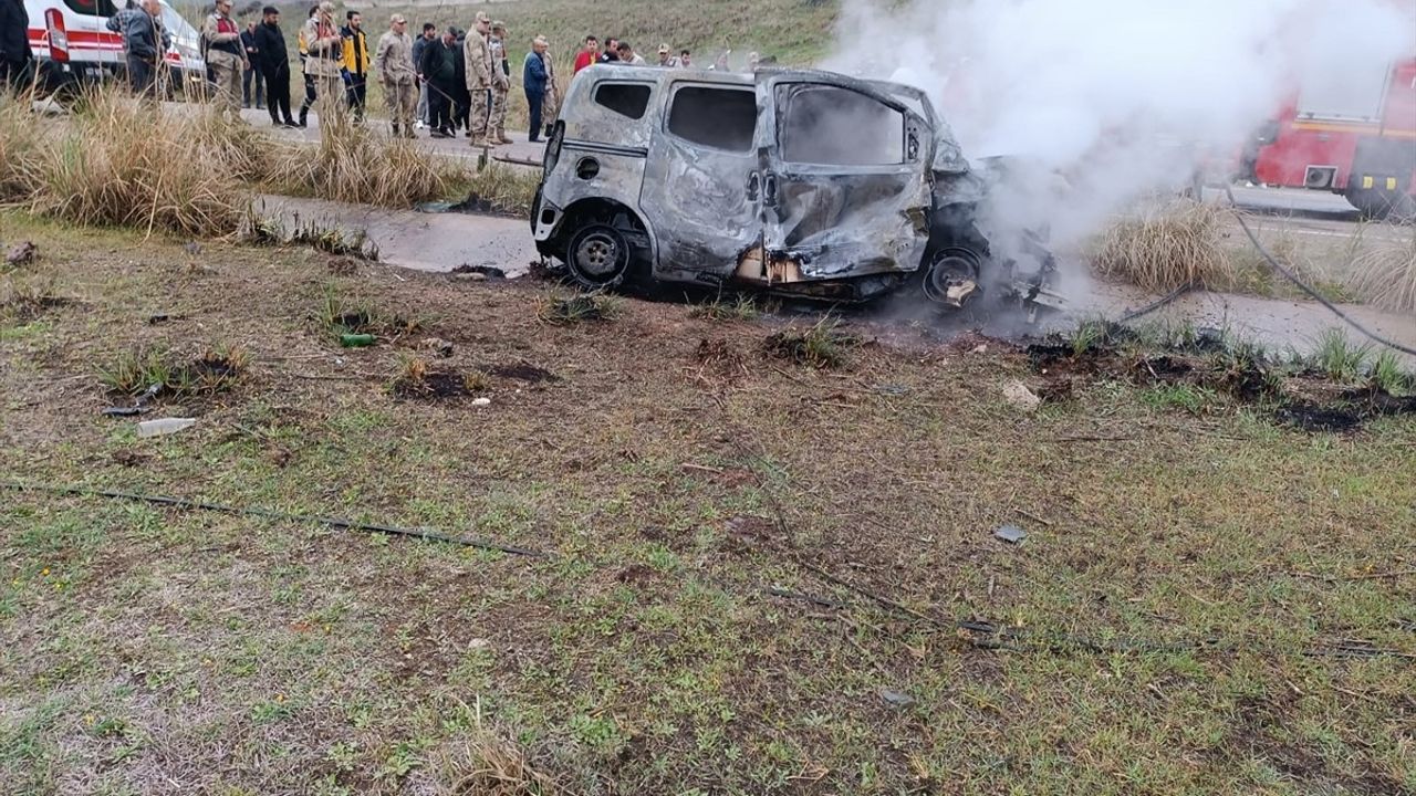Gaziantep İslahiye'de Trafik Kazası: 2 Ölü, 2 Yaralı