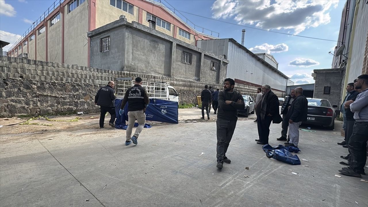 Gaziantep'te Trafik Kazası: 5 Yaşındaki Çocuk Hayatını Kaybetti