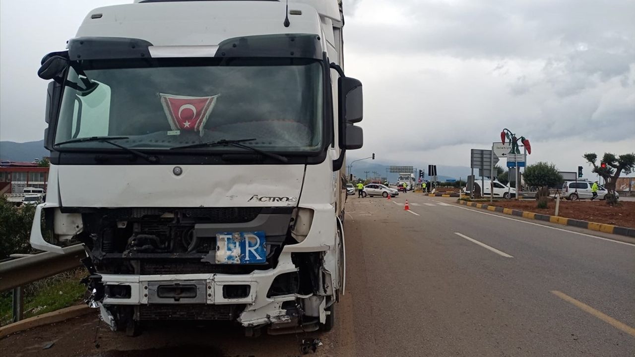 Gaziantep'te Trafik Kazası: İki Kişi Hayatını Kaybetti