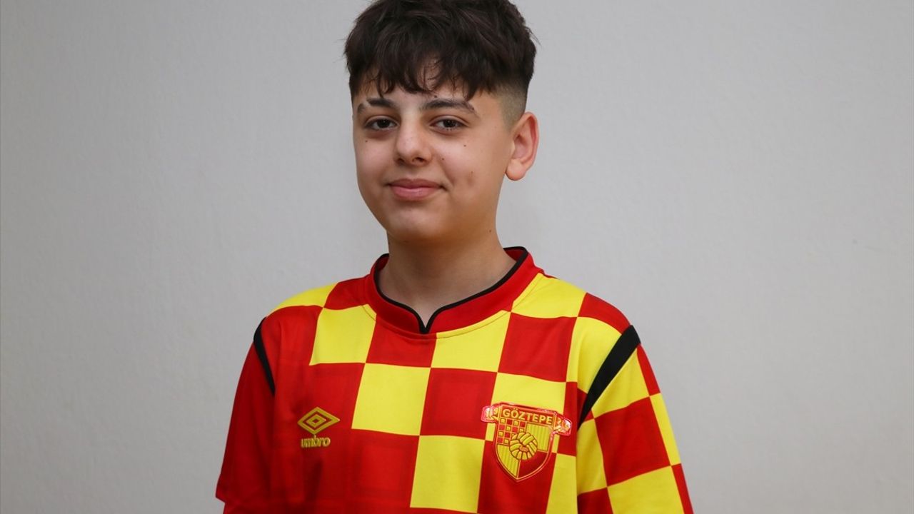 Göztepe'nin Genç Taraftarı İlk Maç Heyecanını Yaşadı