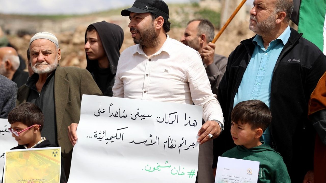 Han Şeyhun'da Kimyasal Saldırının 8. Yılında Protesto Gösterisi