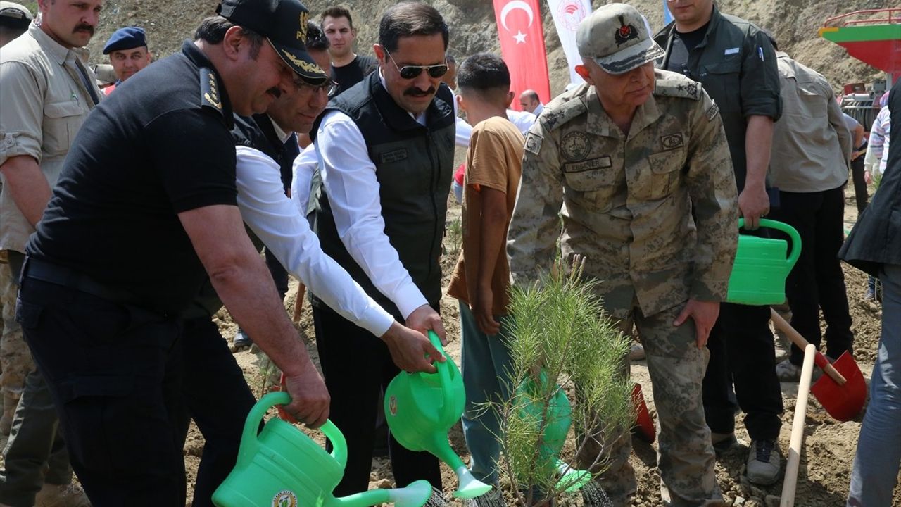 Hatay'da 2.100 Fidanla Deprem Şehitleri Anıldı
