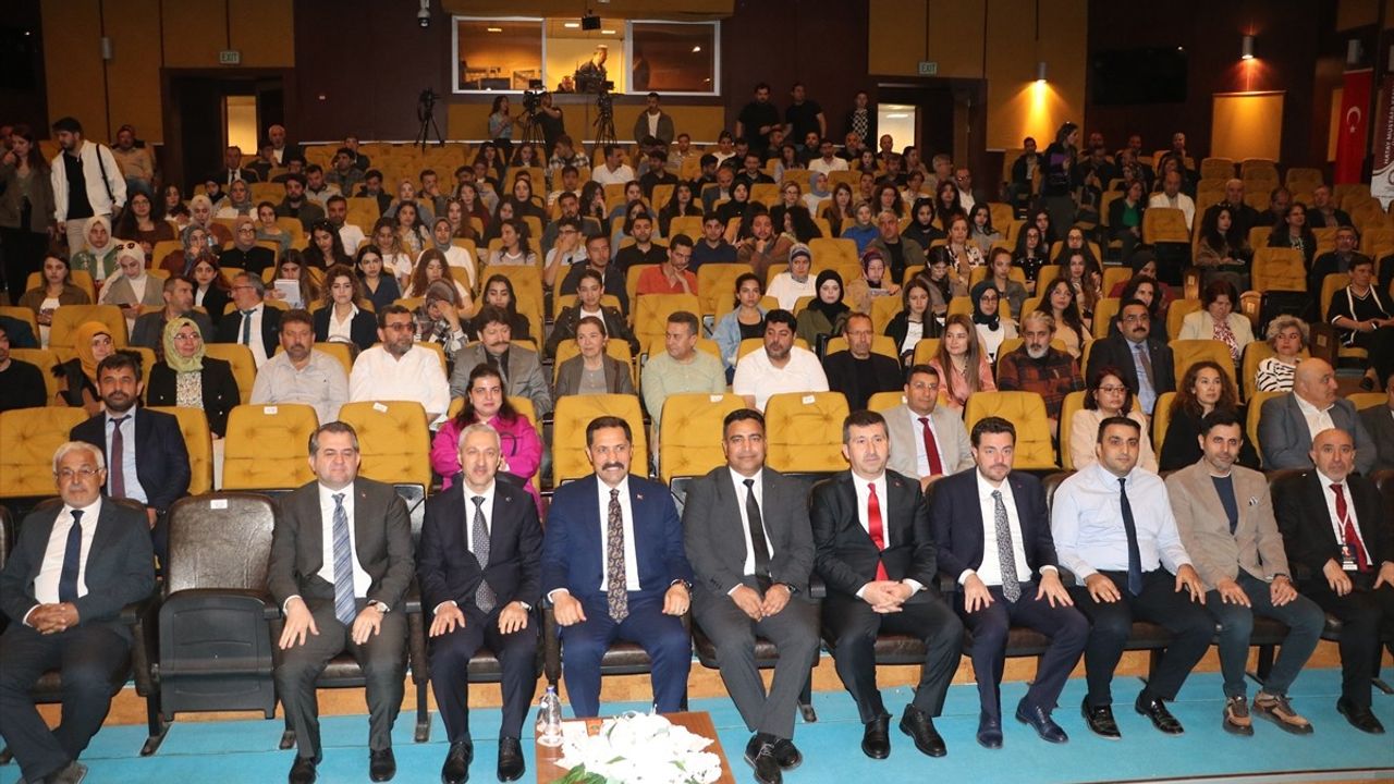 Hatay'da 4 Şehir 4 Mekan 4 Akif Sempozyumu Düzenlendi